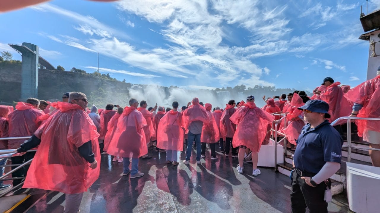approche des chutes avec uniforme local